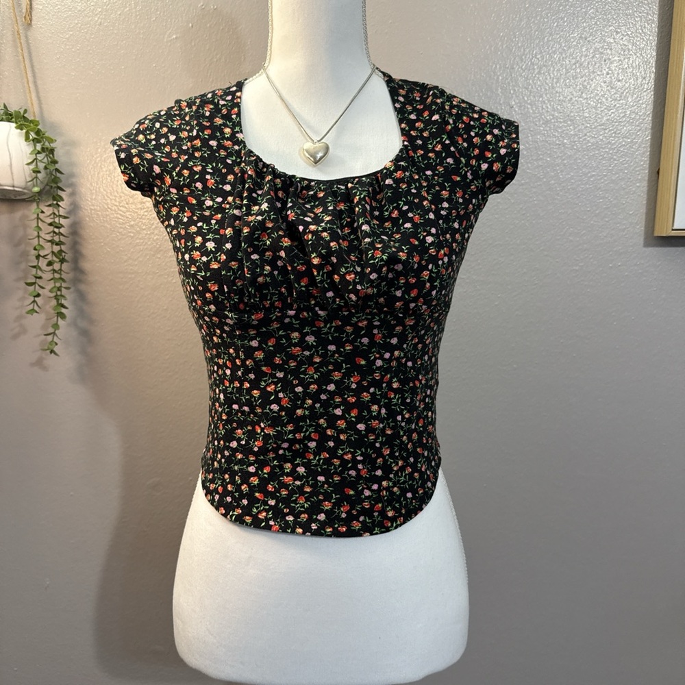Art Class Black Floral Cap Sleeve Blouse